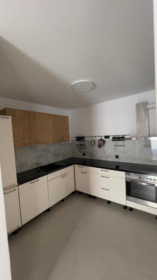Apartman Lux Apartment Zepce ภายนอก รูปภาพ